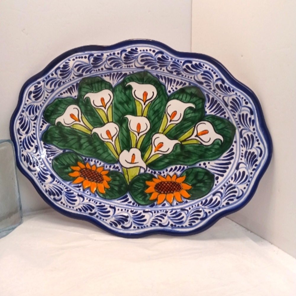 Del CARMEN Pottery 3D Hand Painted Lillies Pottery 14x10.25 Decor